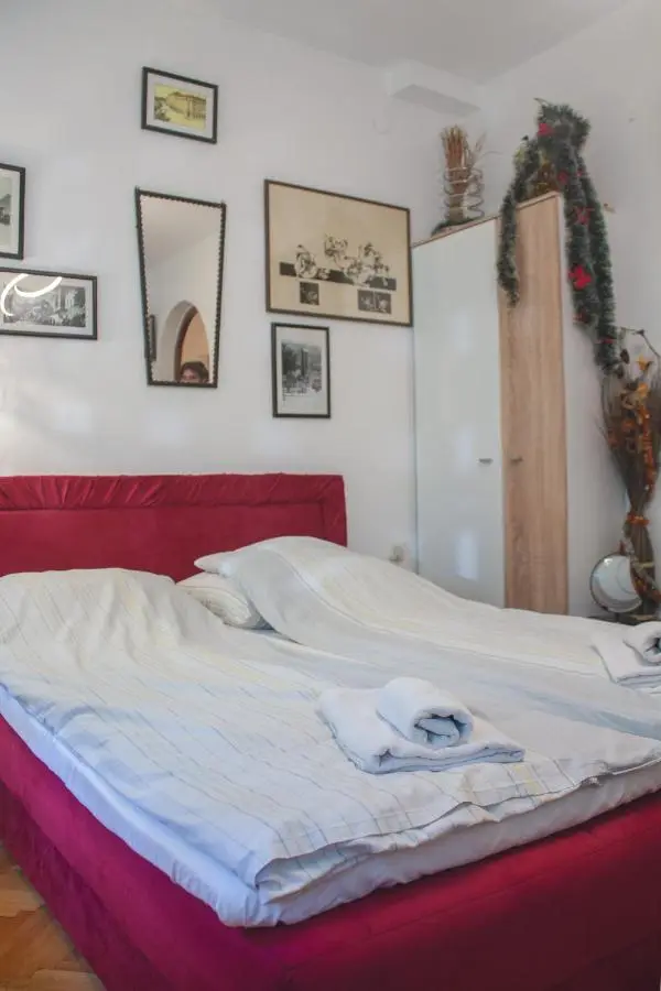 Pink Houdini Home