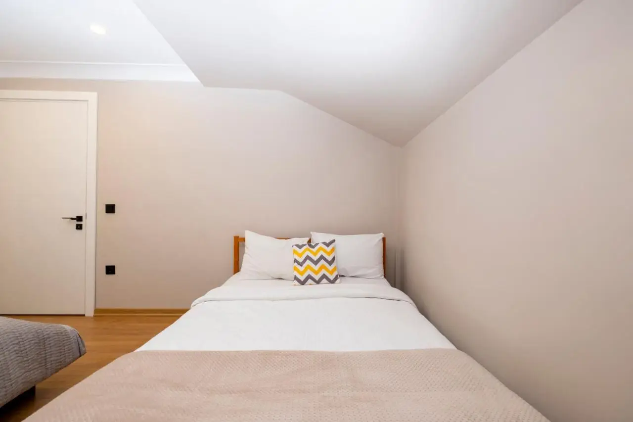 Sea View Two-Bedroom Suite in Managed Residence - Parking and Elevator