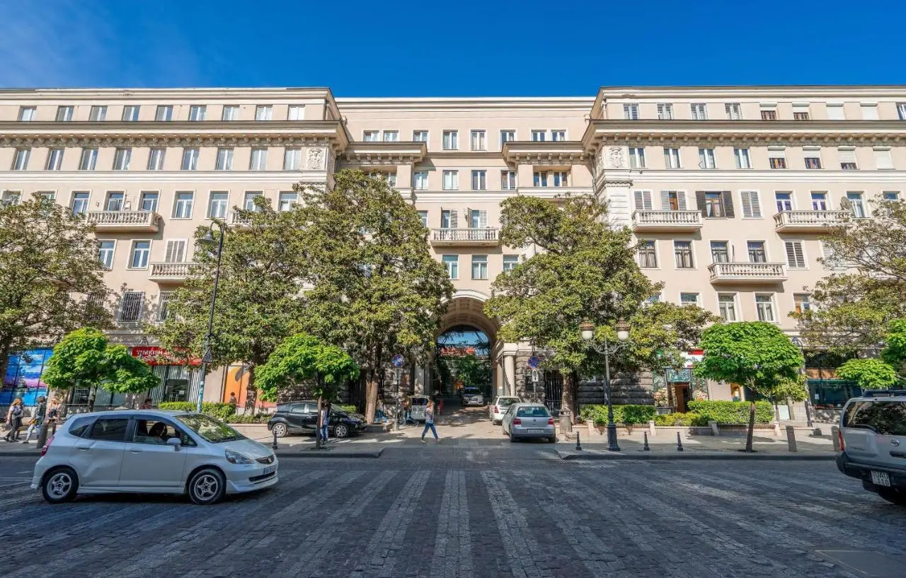 Check Inn Tbilisi
