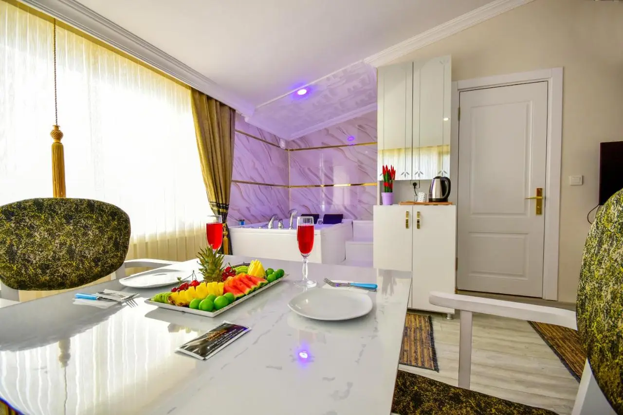 LOCA Suit LİFE AİRPORT HOTEL