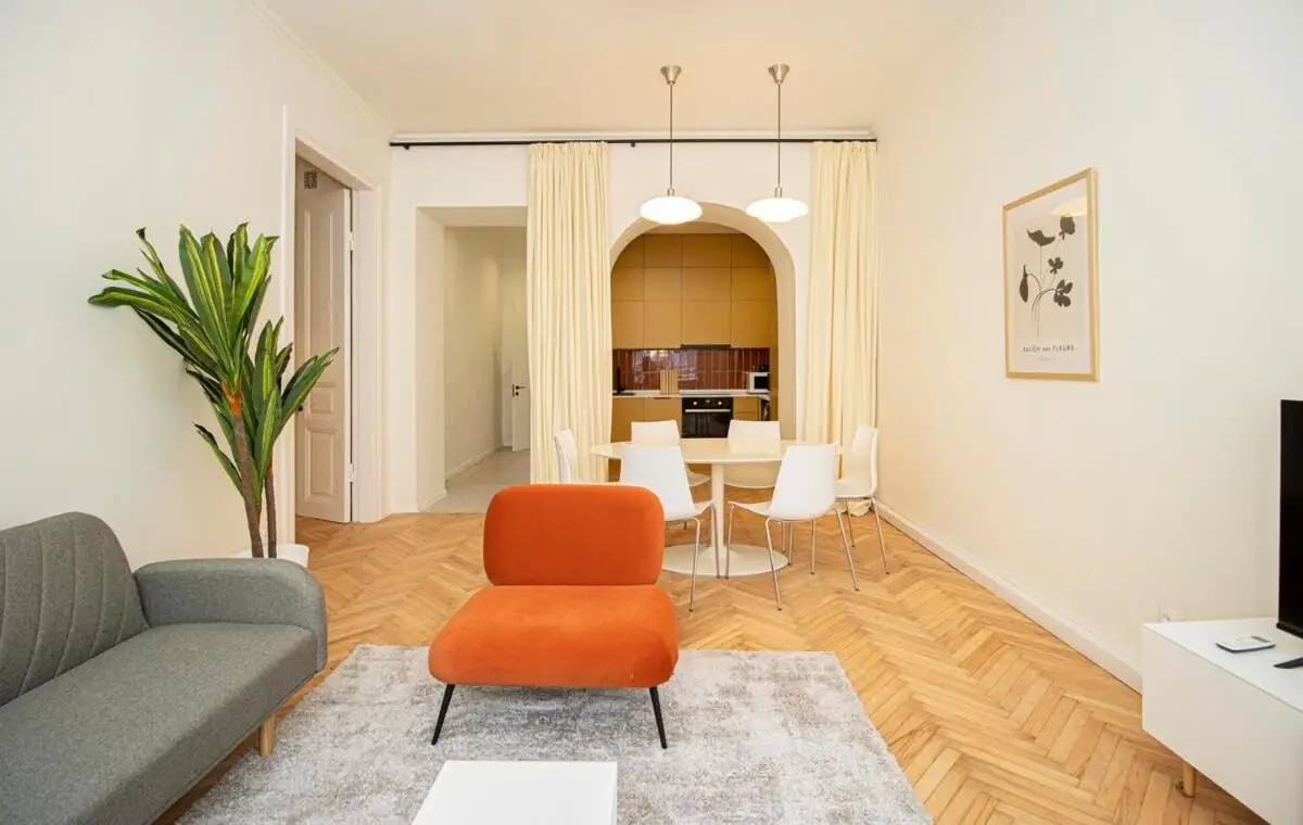 Chic 3BR Apt Near Fabrika - By Wehost