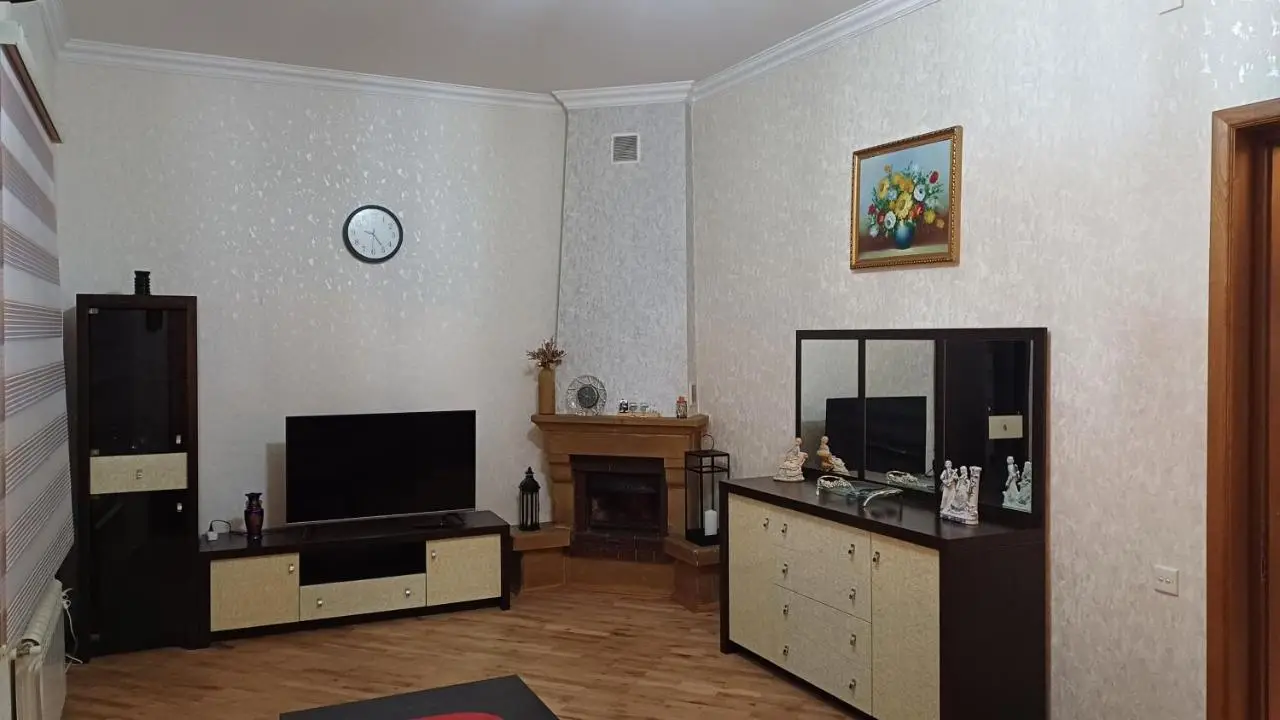 Spacious Apartment in Center, near Nizami st, Fountain Square and Sahil Metro Station