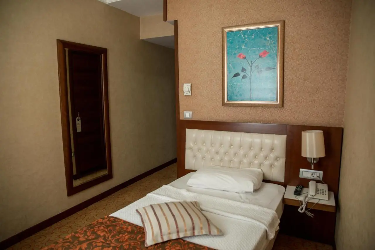 Yuksel Hotel