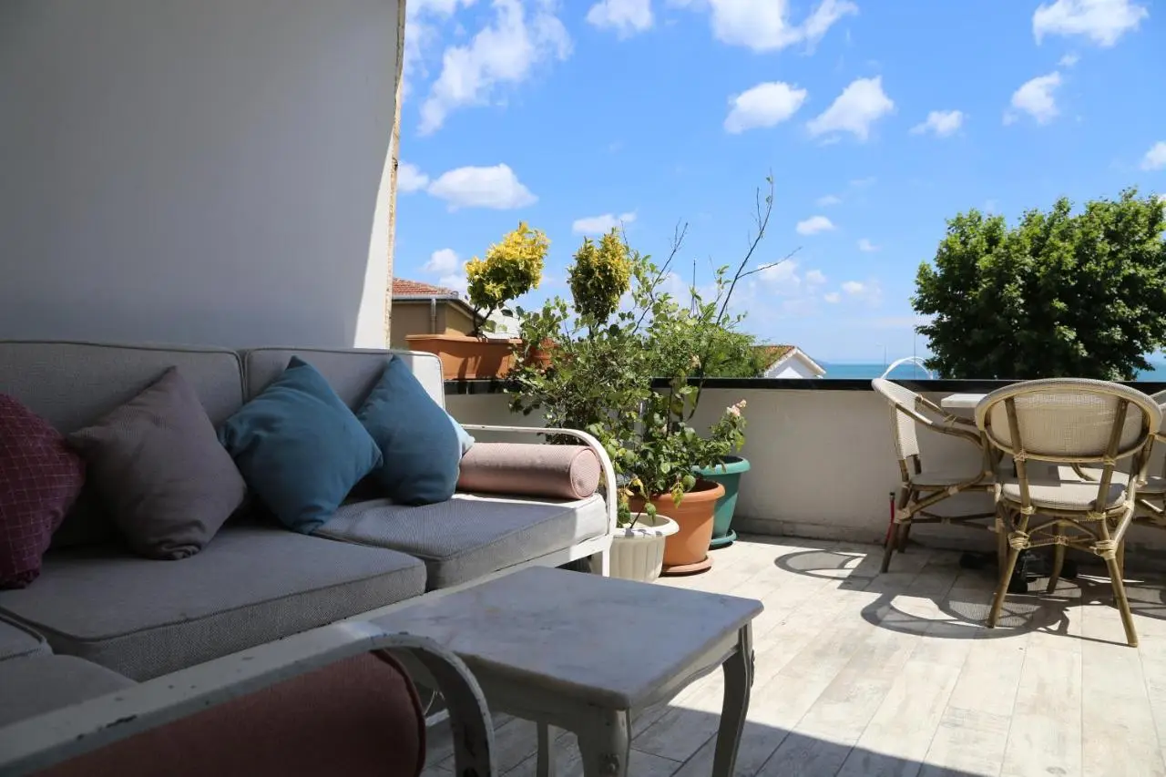 Arat Apartments