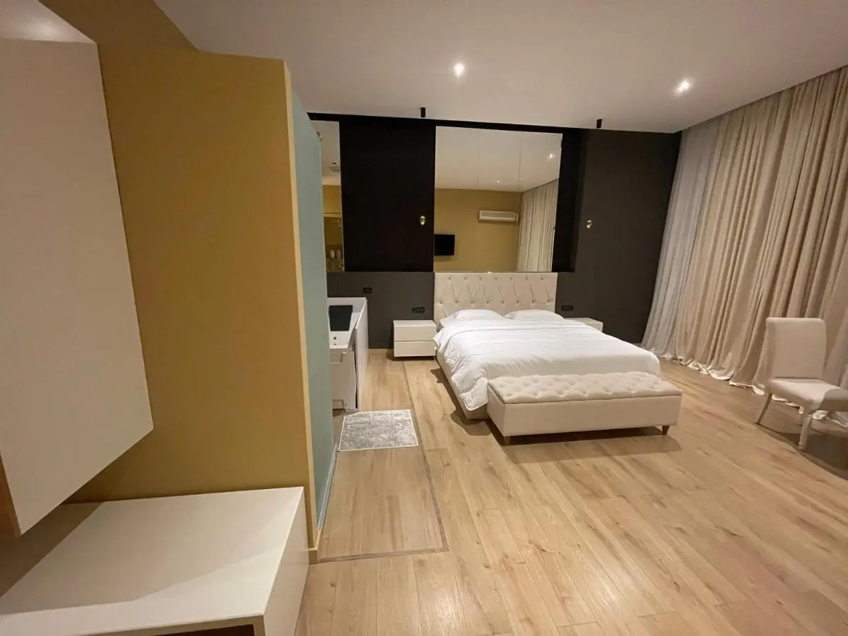 Luxury Jacuzzi Suite- Astir,Tirana