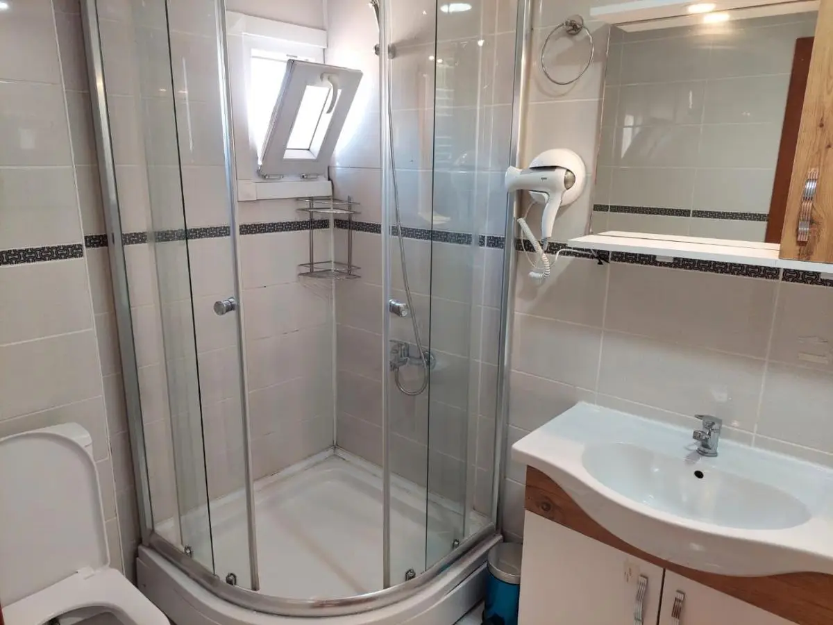 FINDIKZADE SEASIDE FLATS in lively Fatih area very near metro and tourist sights