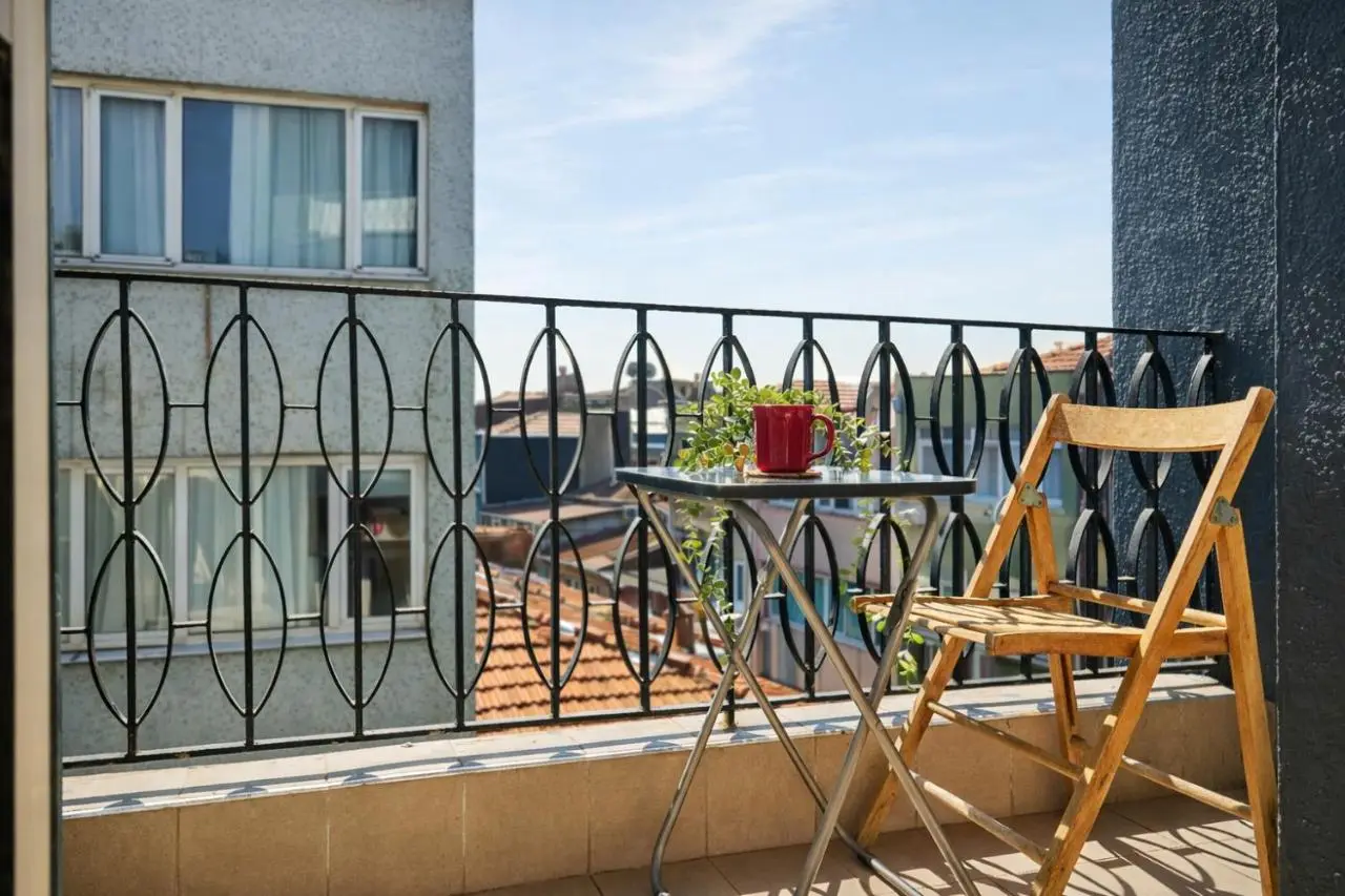 2BR Modern Flat in Nişantaşı 3 Min to Metro Full AC