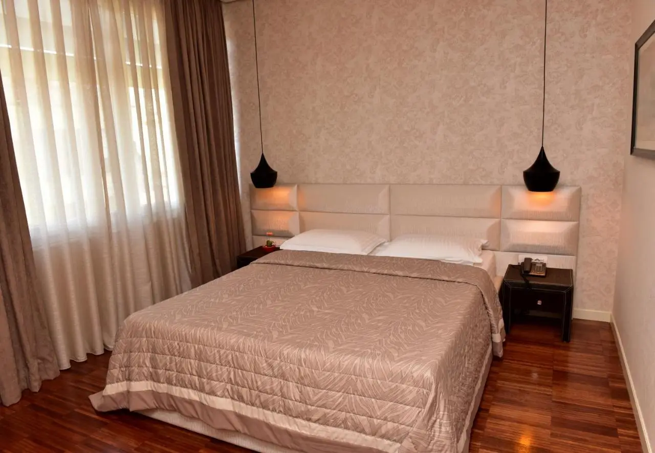 La Bohème Hotel