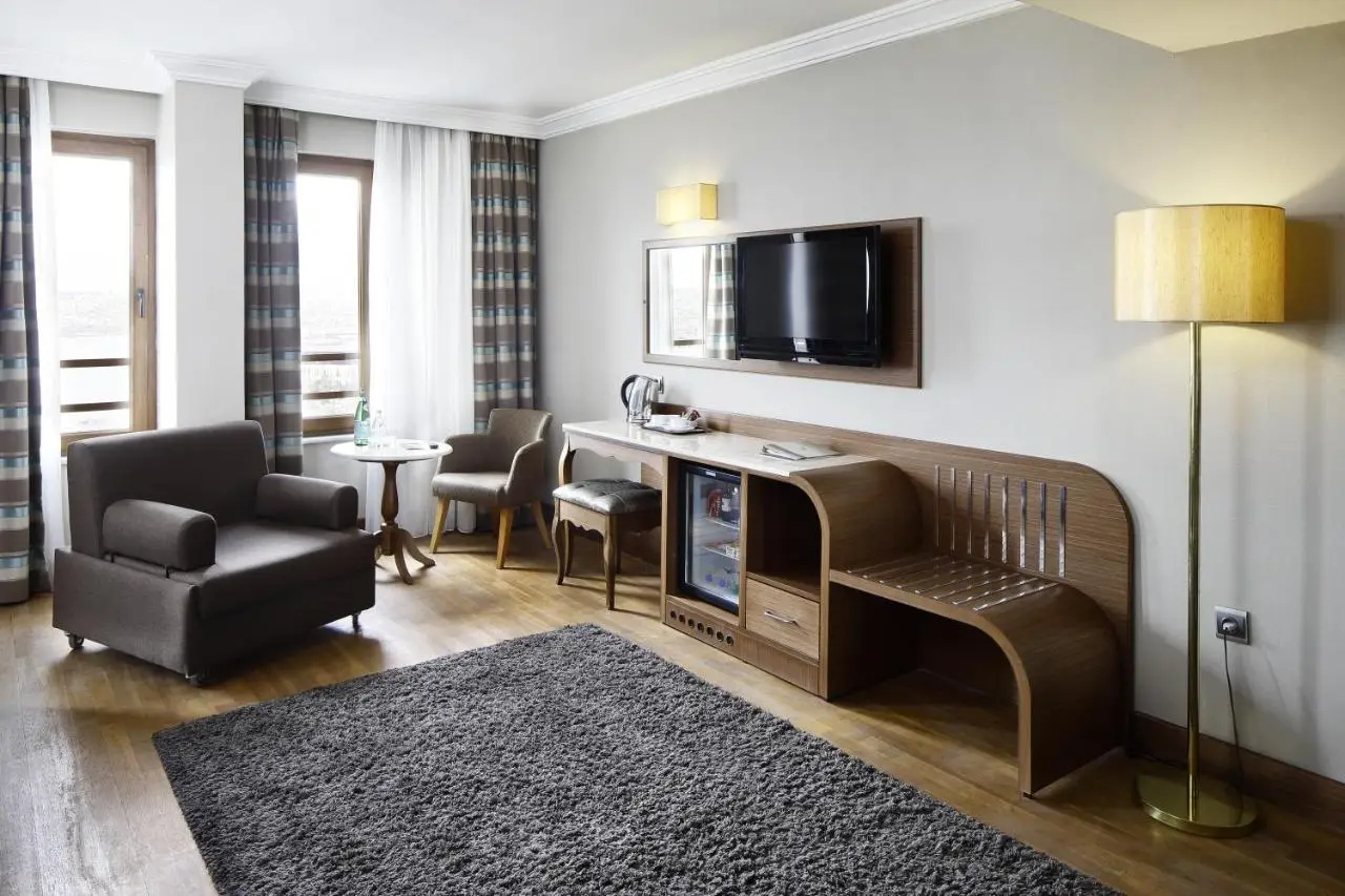 Grand Halic Goldenhorn