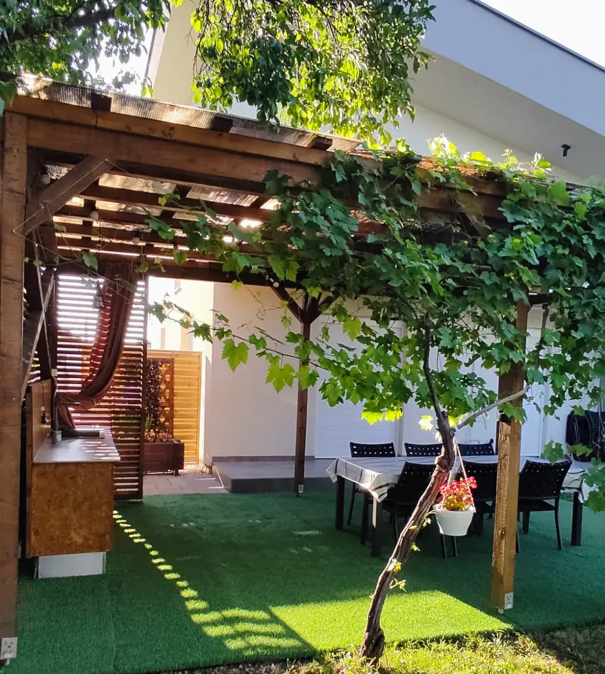 VillaGreenDream: 10 Min from Airport, Free Parking