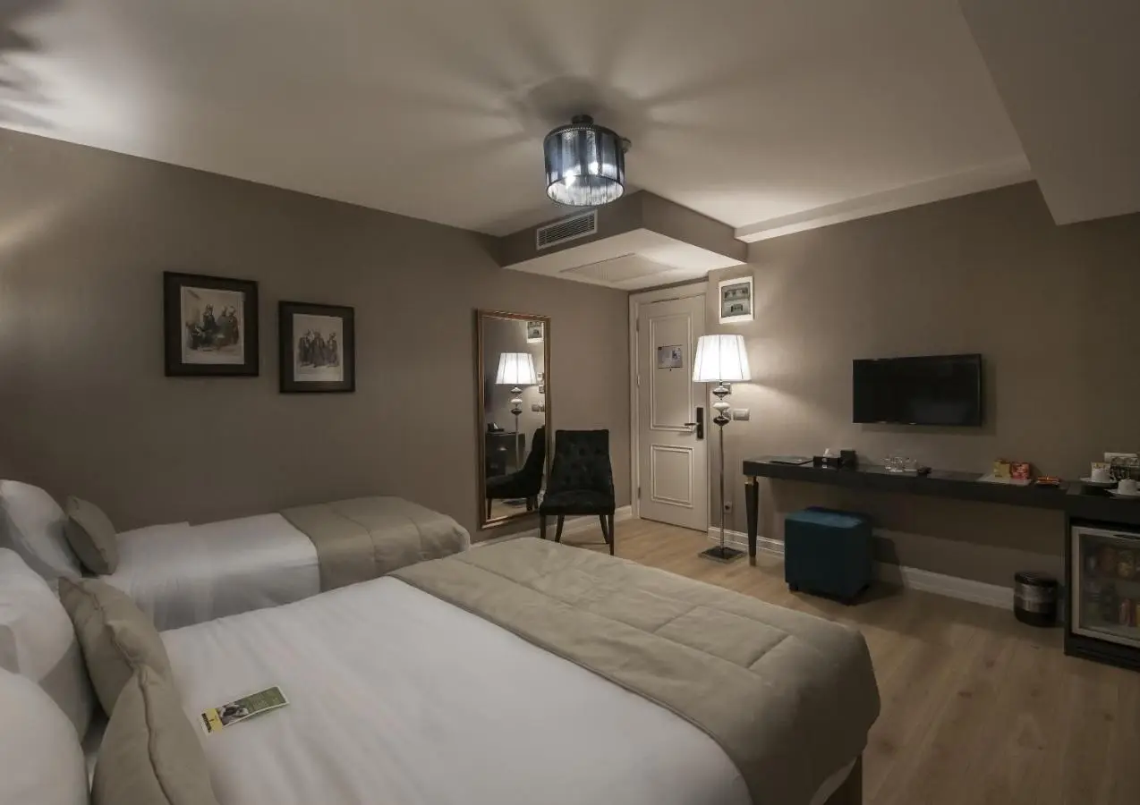 Le Petit Palace Hotel - Special Category