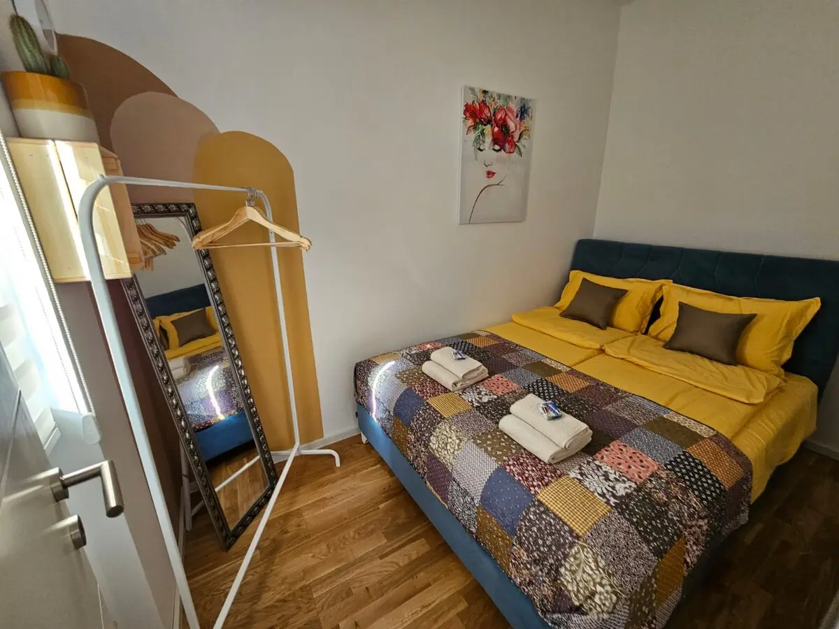 Ginger Cozy Apartment