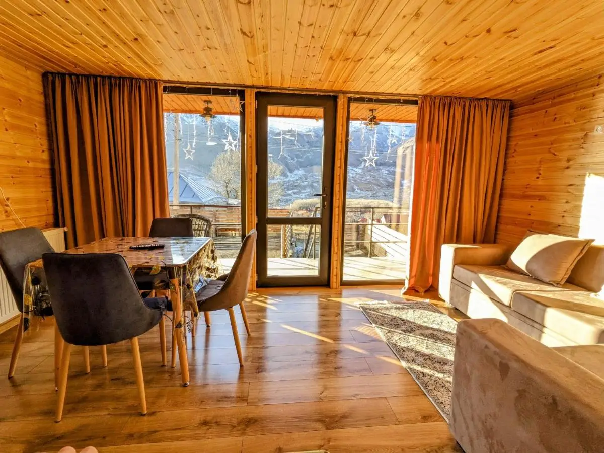 Cottage Caucasus