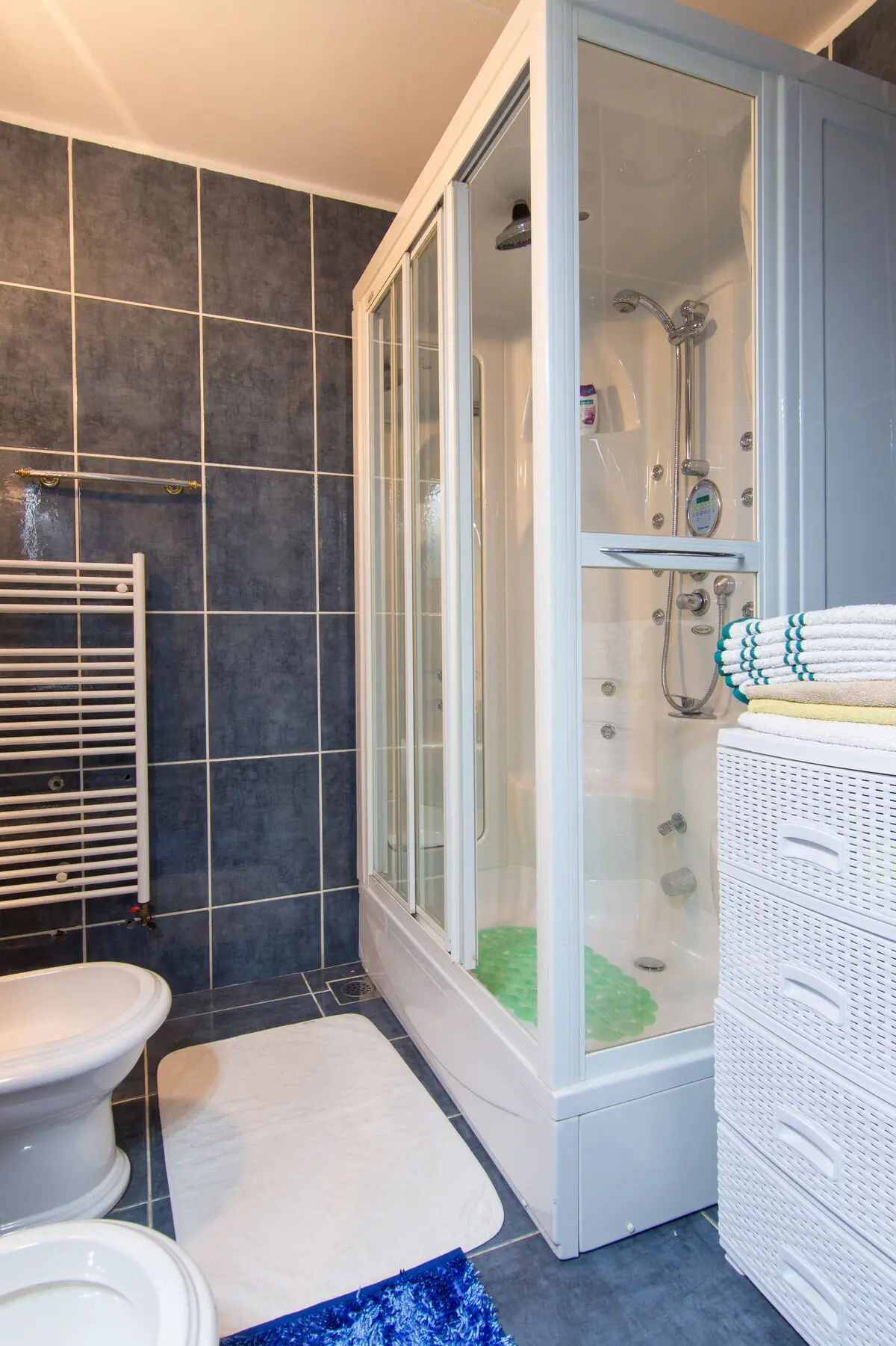 Sarajevo, Center, spacious 3 bedrooms apartment.