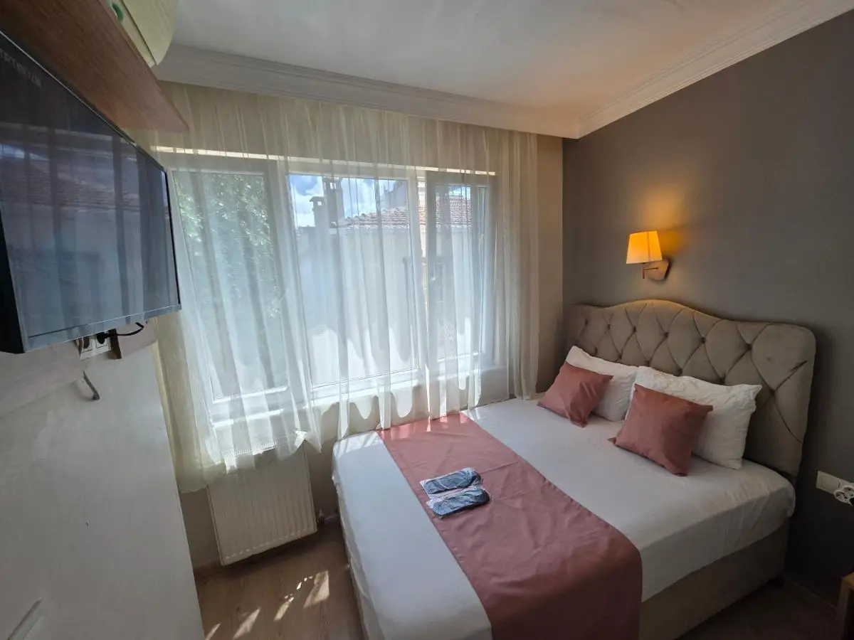 TAKSİM LİFE HOUSE