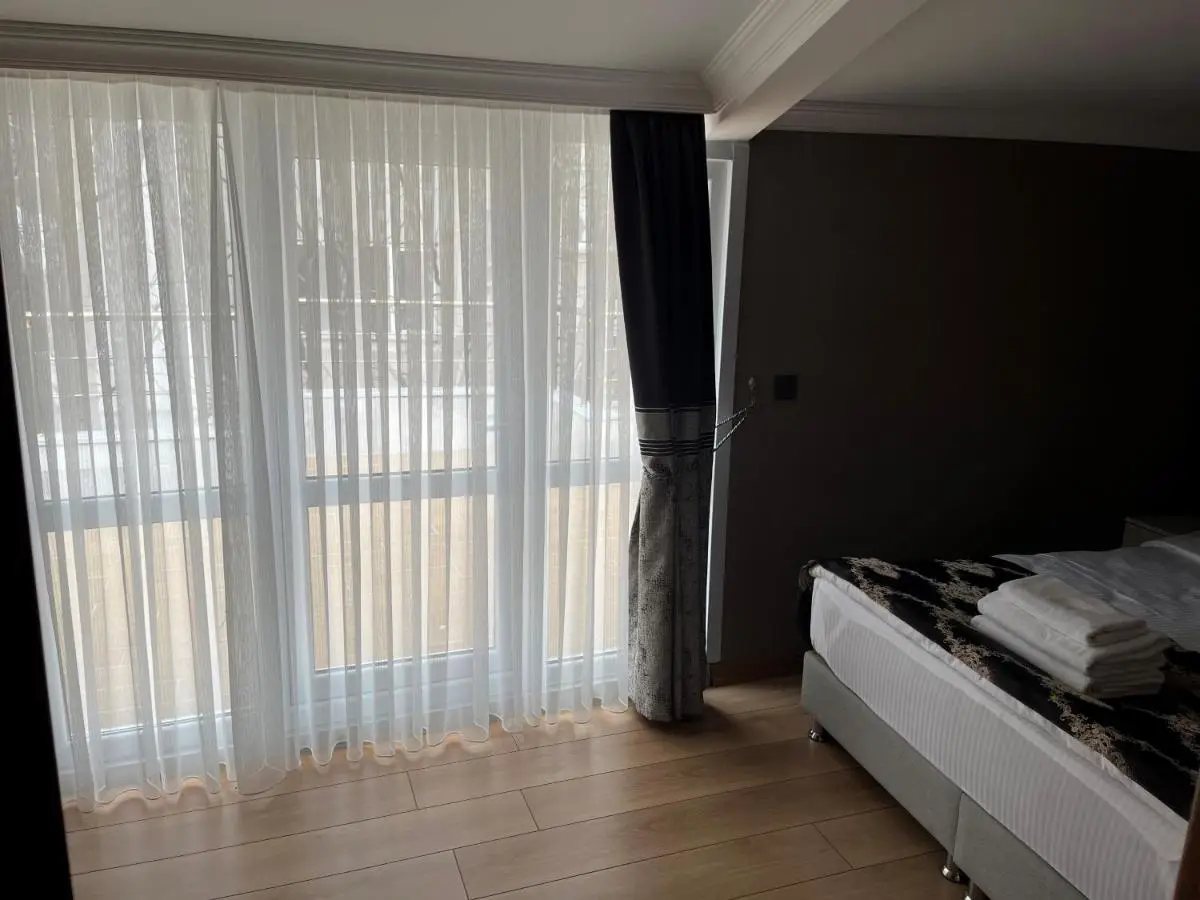 H&L Suites