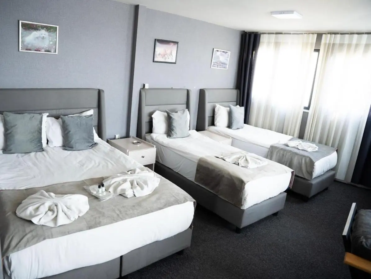 Grand Ahi Hotel