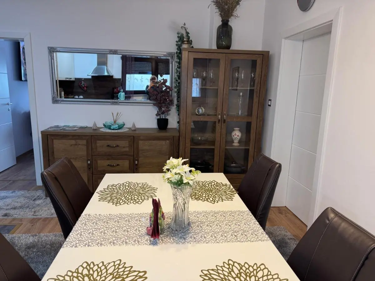 Apartmani Hrastik 1
