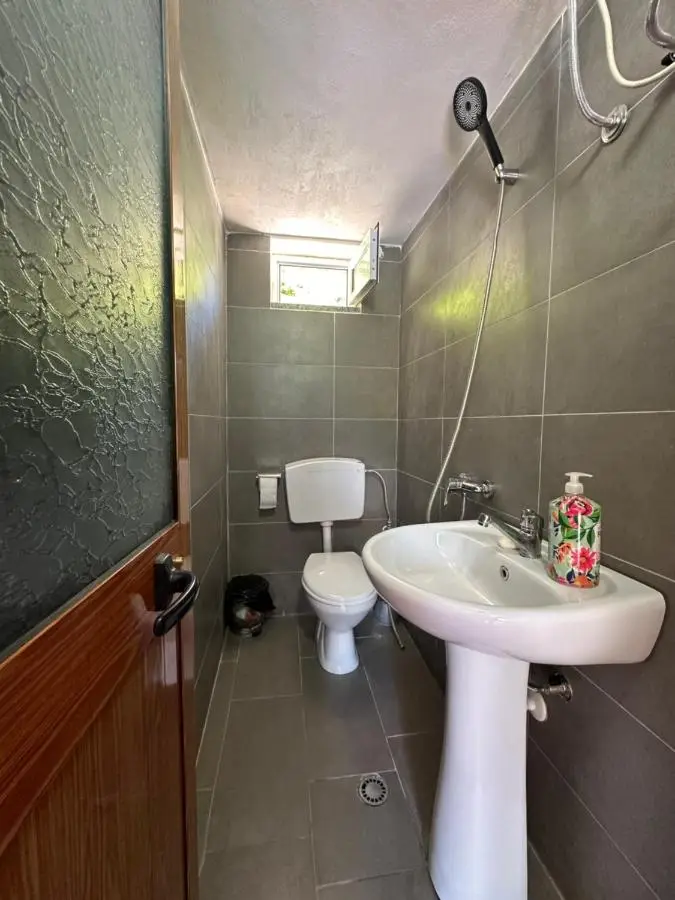 Guesthouse Kroni I Micanit