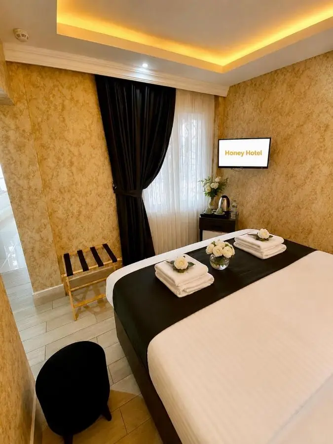Honey Hotel