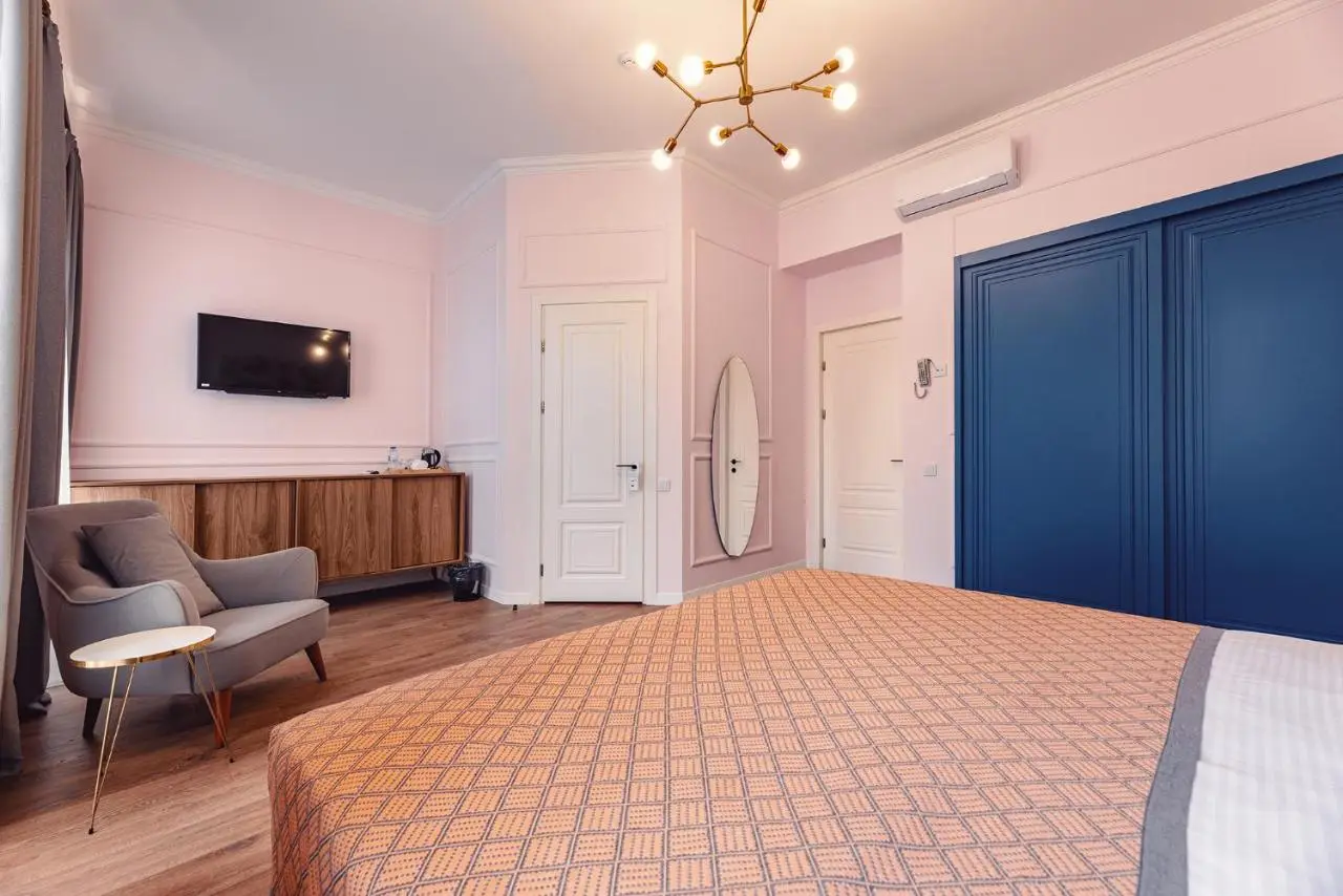 Hotel Manufacturer In Old Tbilisi