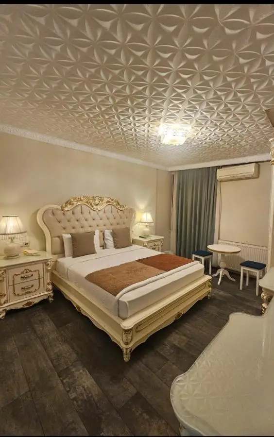 Best Town Hotel