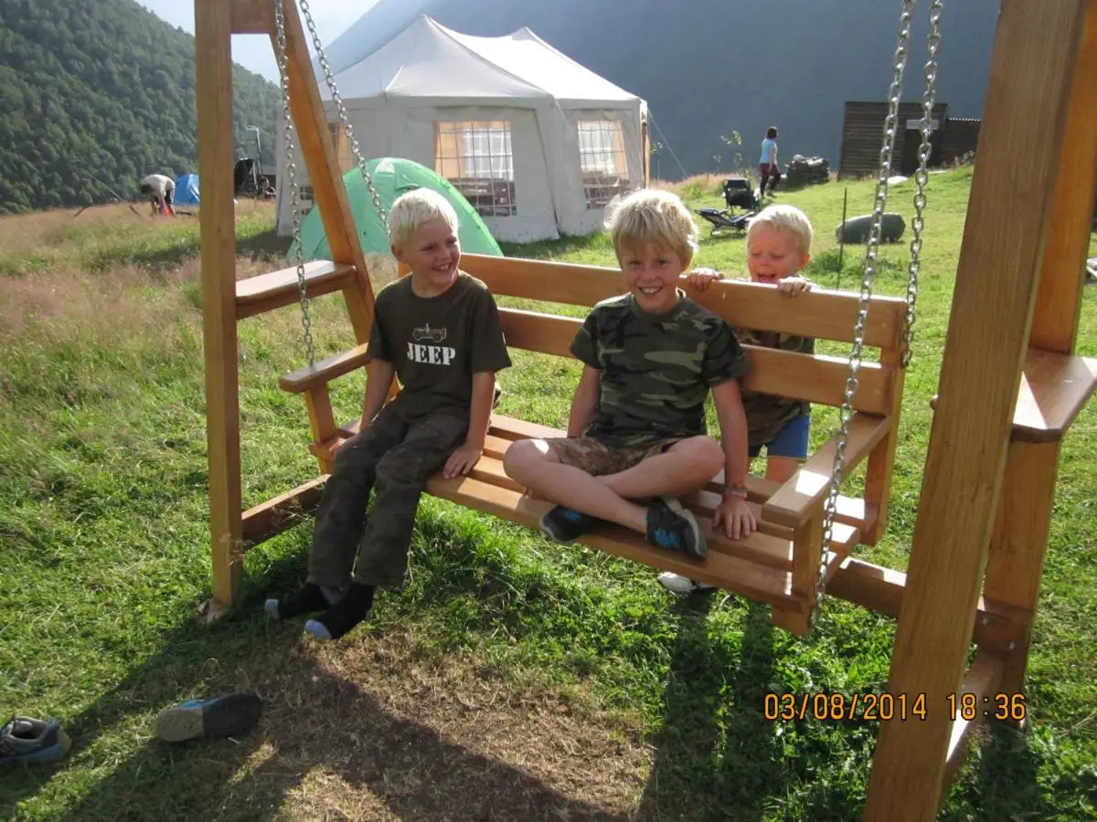 Zeta Camping -Chaukhi View Mountain Retreat