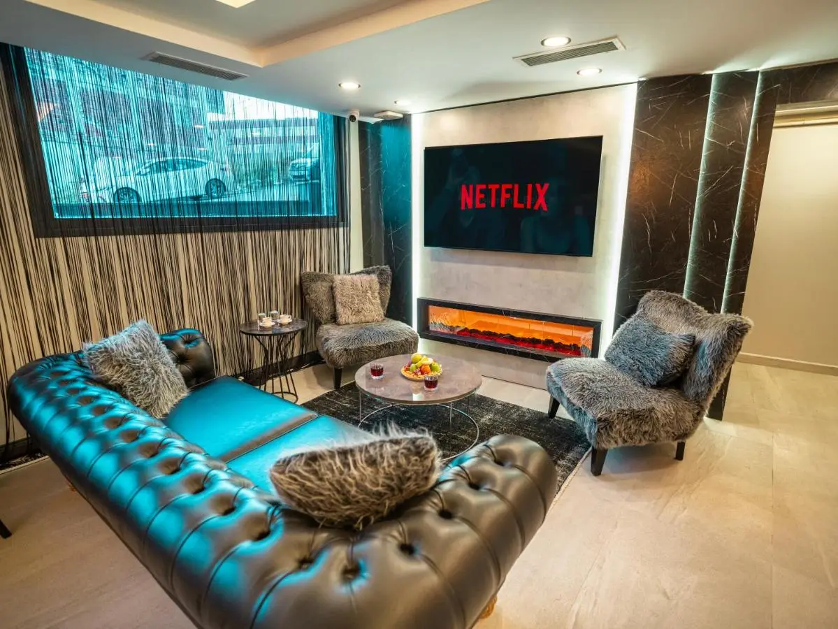 Modernlux Hotel