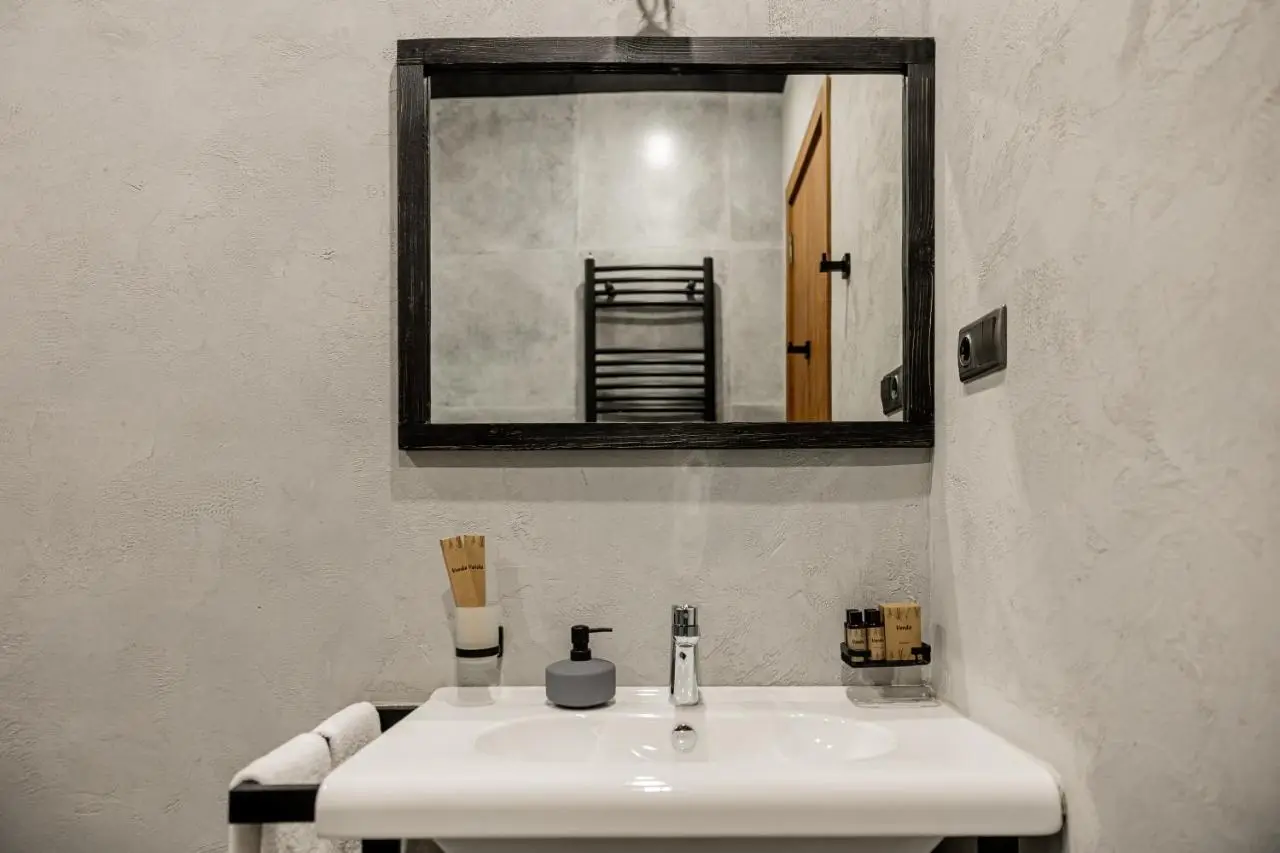 Ivy Hotel