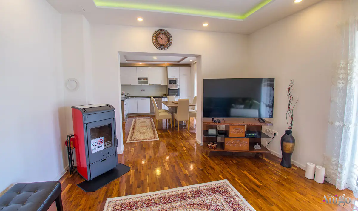 Mostaria House