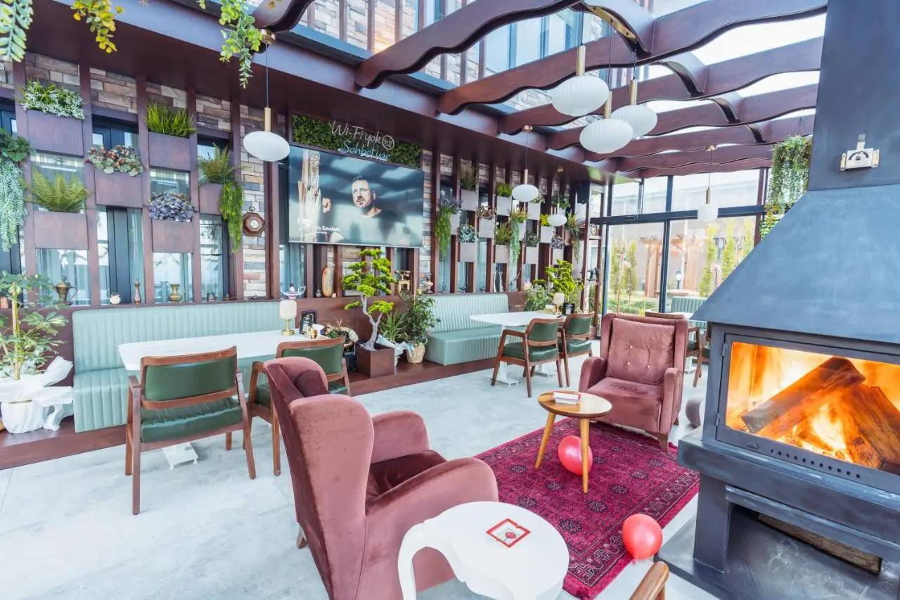 Poison Garden Suite & SPA