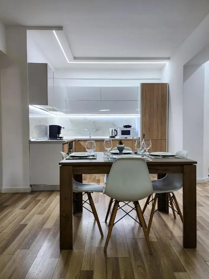 2E Apartment Myslym Shyri