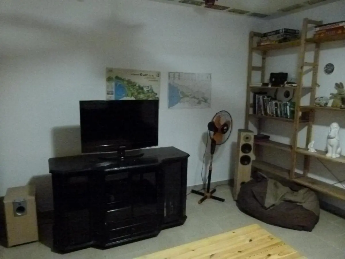 Why Me Eco-friendly Hostel - metro access