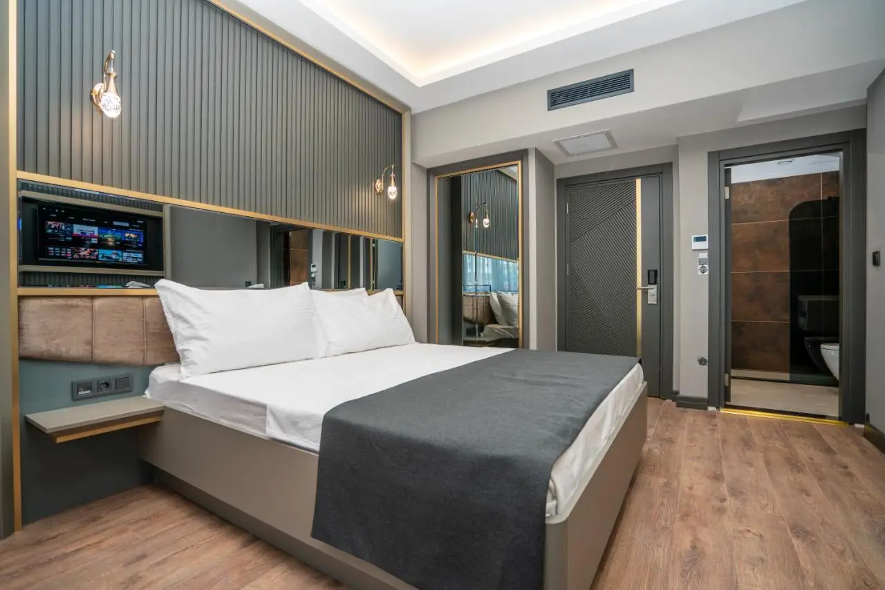 216 Ruby Suite