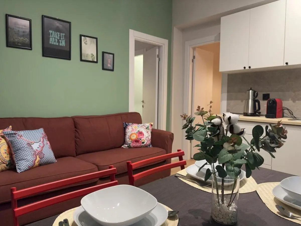 Stunning 2BR 2Bath near Metro - YM 1