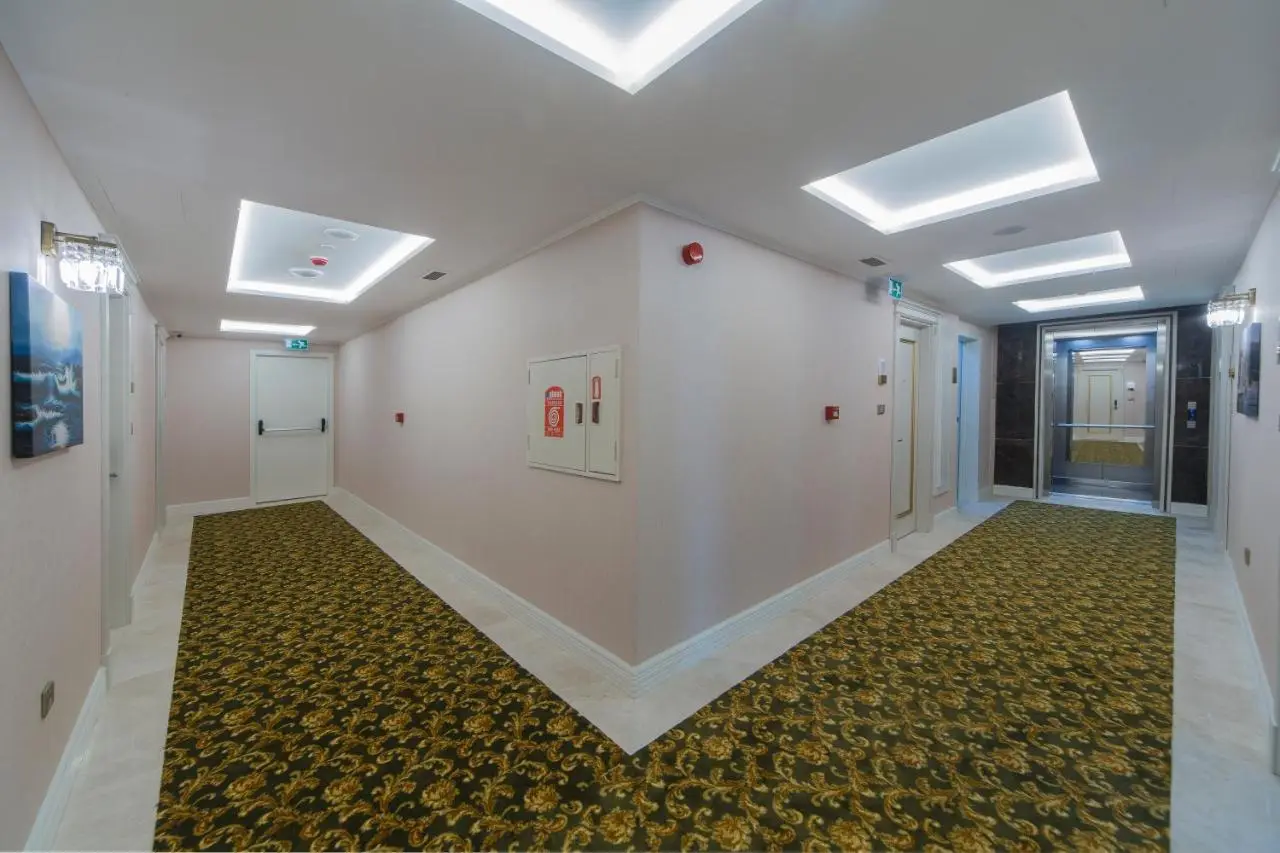Grand Naki Hotel