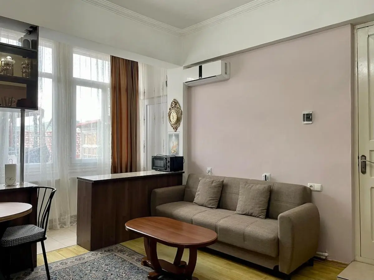 Old Tbilisi - NINO