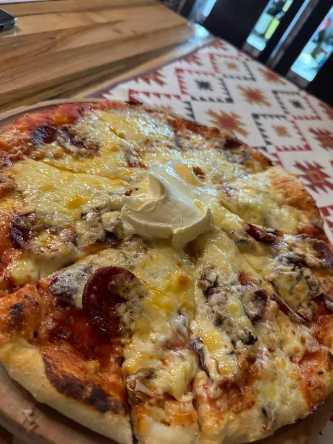 Prenoćište/Restoran Lovac