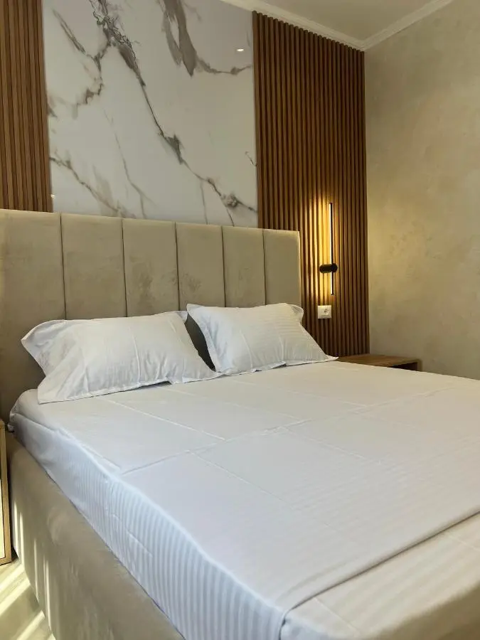 Kamberi Hotel & Apartments