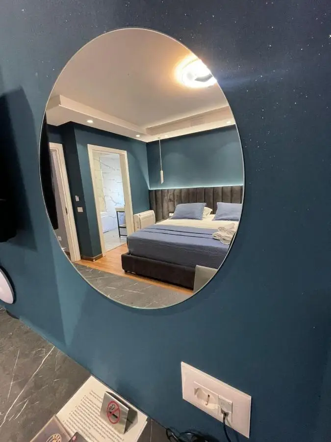 Peaky Hotel