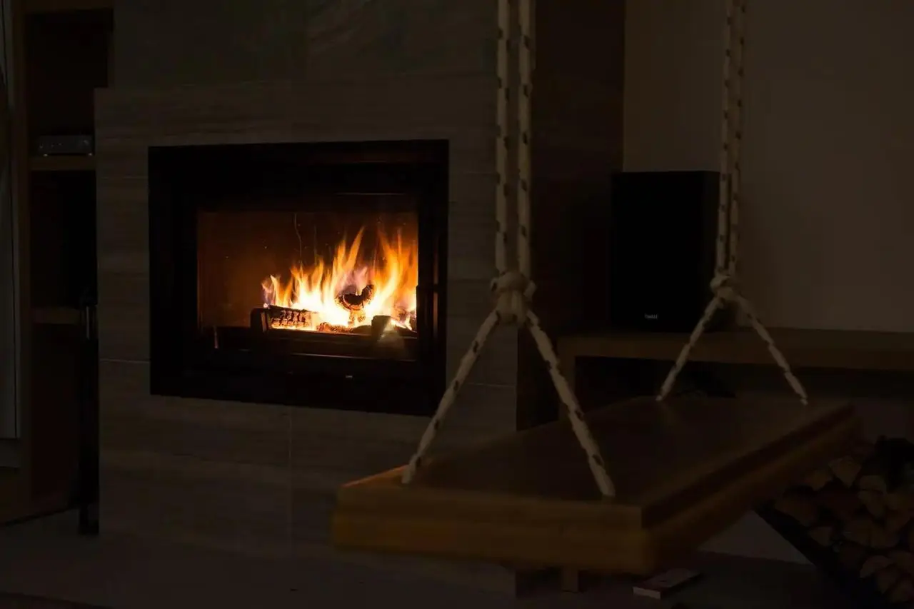 Gudauri Summer Apartment - Fireplace, Netflix on 100" Projector Screen, Full kitchen