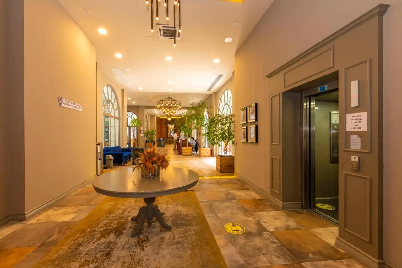 Agora Suites