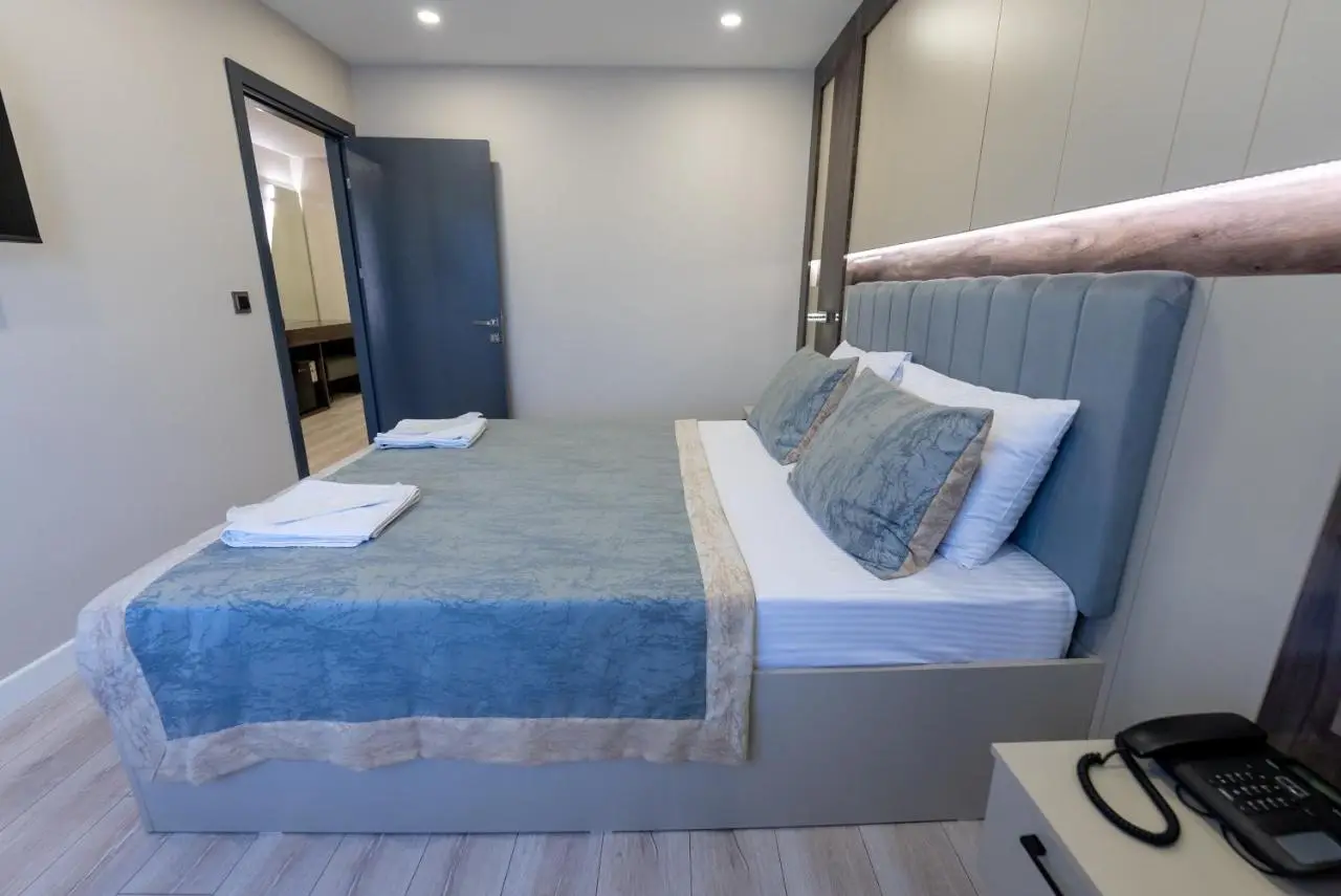 Meros Hotel