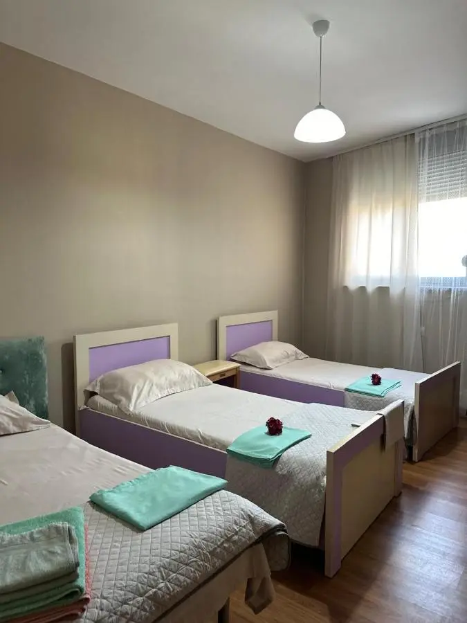 Turdiu center apart