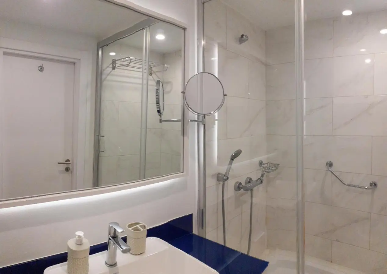 Only Front Sea View, No Side View, Wonderful Panorama, High Floor, Location Guarantee