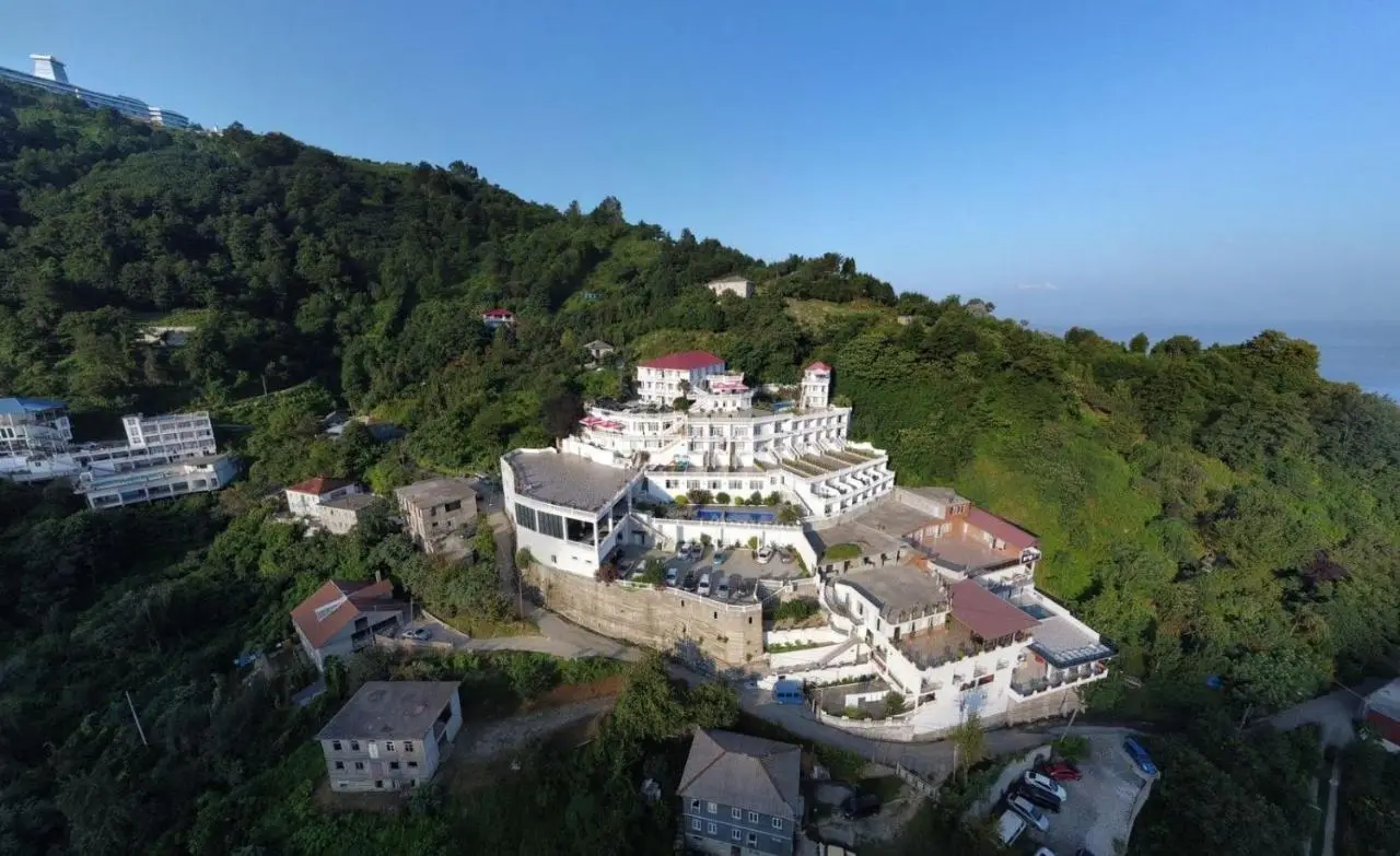 Zura palace