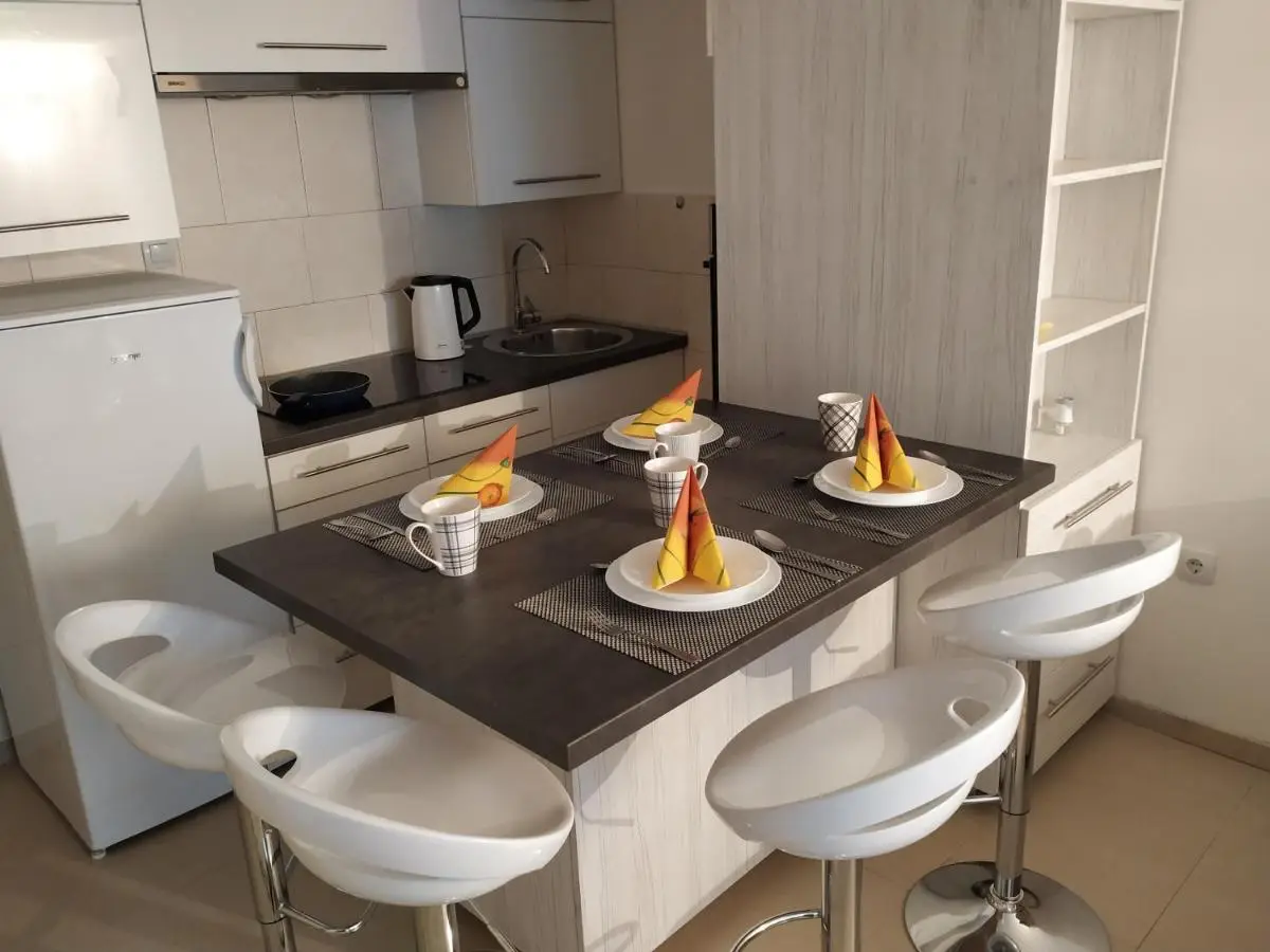 APARTMENT MERJAM