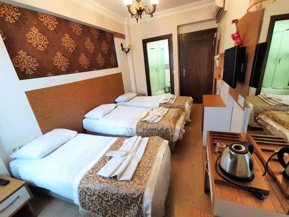 Raimond Hotel