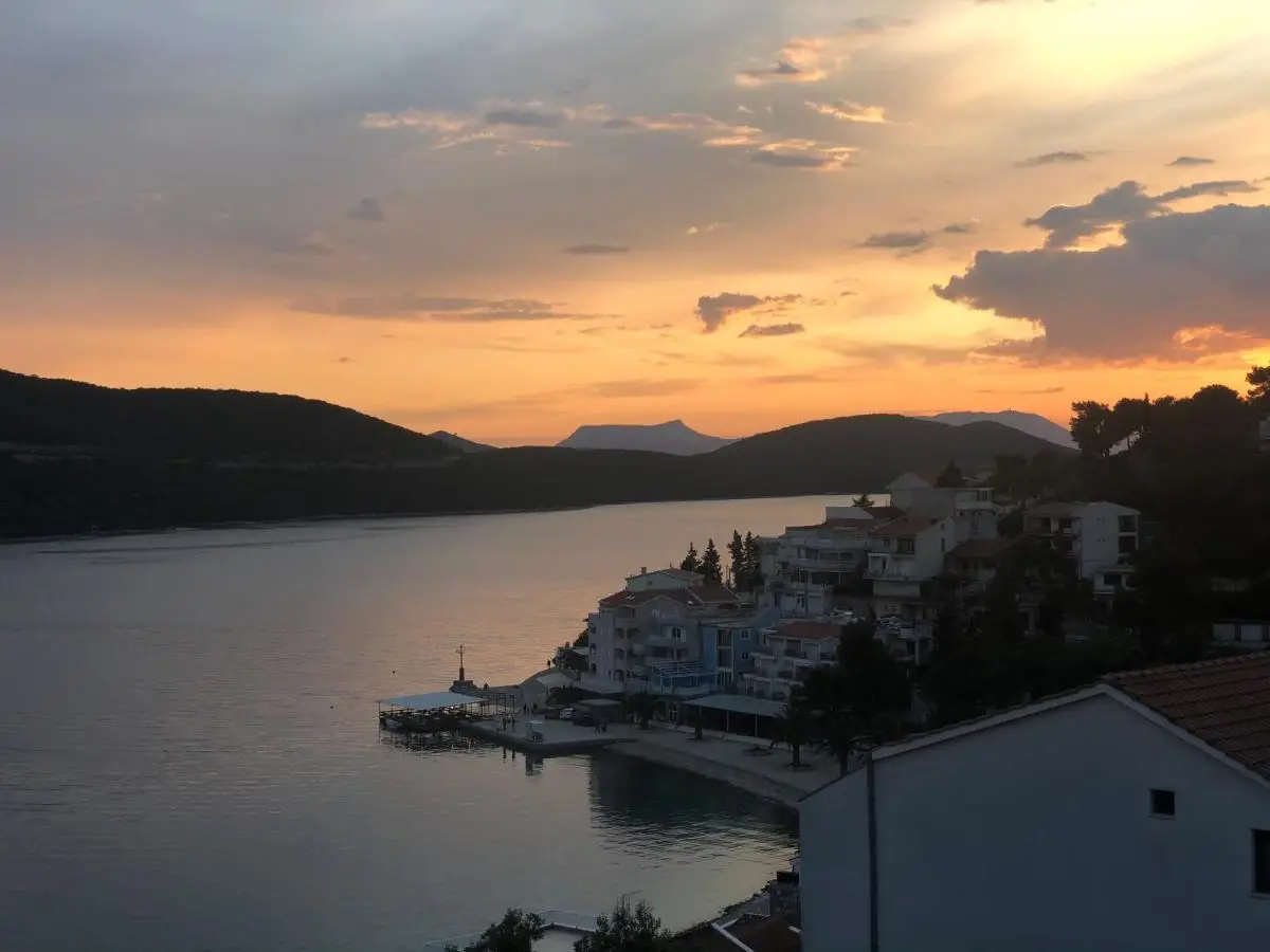 Apartments Njavro Neum