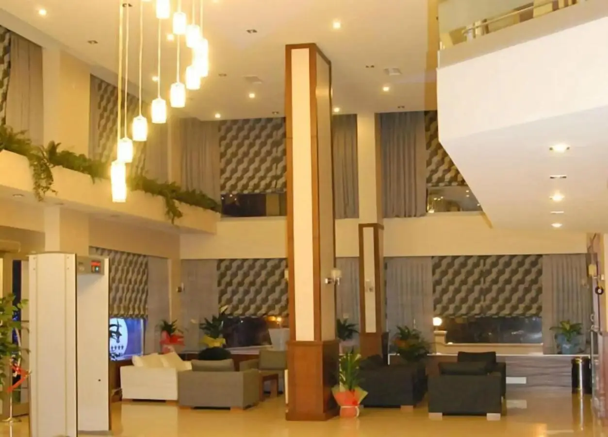 Paluri Otel Hopa